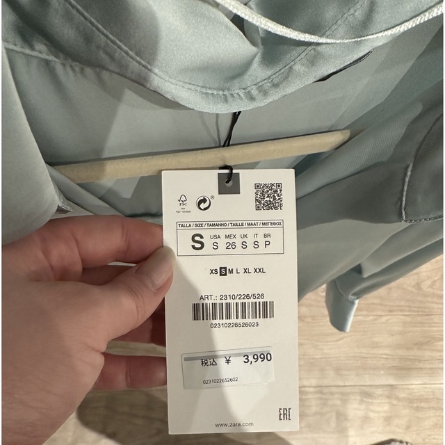 ZARA(ザラ)のサンライズ様　新品タグ付き★zara サテンブラウス　春色 レディースのトップス(シャツ/ブラウス(長袖/七分))の商品写真