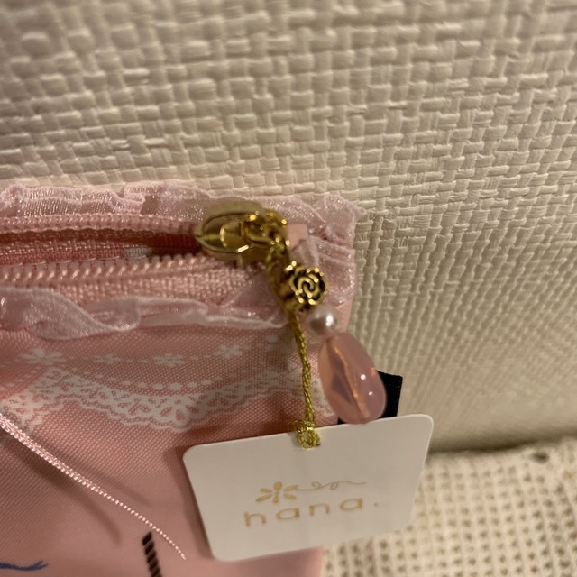 メリーゴーランド　ポーチ　hana ピンク　馬　レース　フリル　ビーズ　リボン レディースのファッション小物(ポーチ)の商品写真