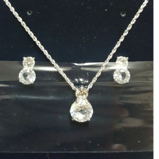 SWAROVSKI - SWAROVSKI スワロフスキー ネックレス ピアスセットの通販