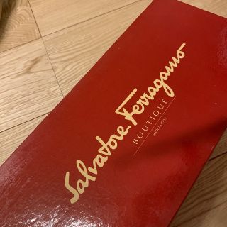 サルヴァトーレフェラガモ(Salvatore Ferragamo)のサルバトーレフェラガモ　ブラック　パンプス(ハイヒール/パンプス)