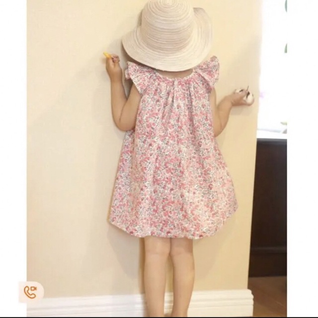 スモッキングワンピース100㎝ キッズ/ベビー/マタニティのキッズ服女の子用(90cm~)(ワンピース)の商品写真