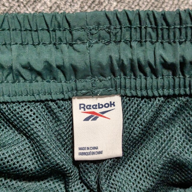 Reebok(リーボック)のReebokハーフパンツショートパンツグリーン緑Mサイズ メンズのパンツ(ショートパンツ)の商品写真