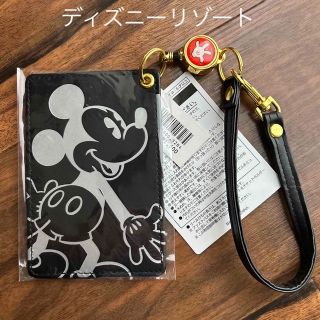 ディズニー(Disney)の新品タグ付き　未開封　ミッキー　パスケース　ディズニーリゾート(パスケース/IDカードホルダー)