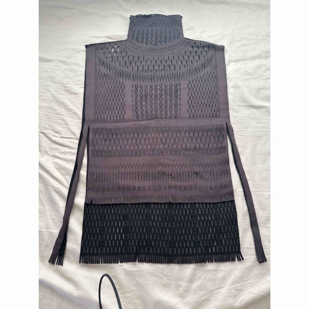 ISSEY MIYAKE - イッセイミヤケ リバーシブルベスト未使用品 ISSEY MIYAKE - イッセイミヤケ リバーシブルベスト未使用品