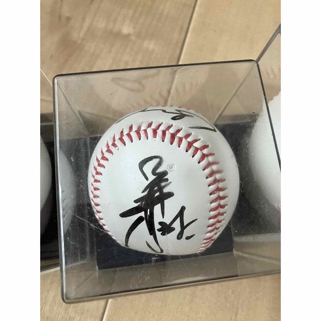 広島東洋カープ(ヒロシマトウヨウカープ)のカープサインボール スポーツ/アウトドアの野球(記念品/関連グッズ)の商品写真