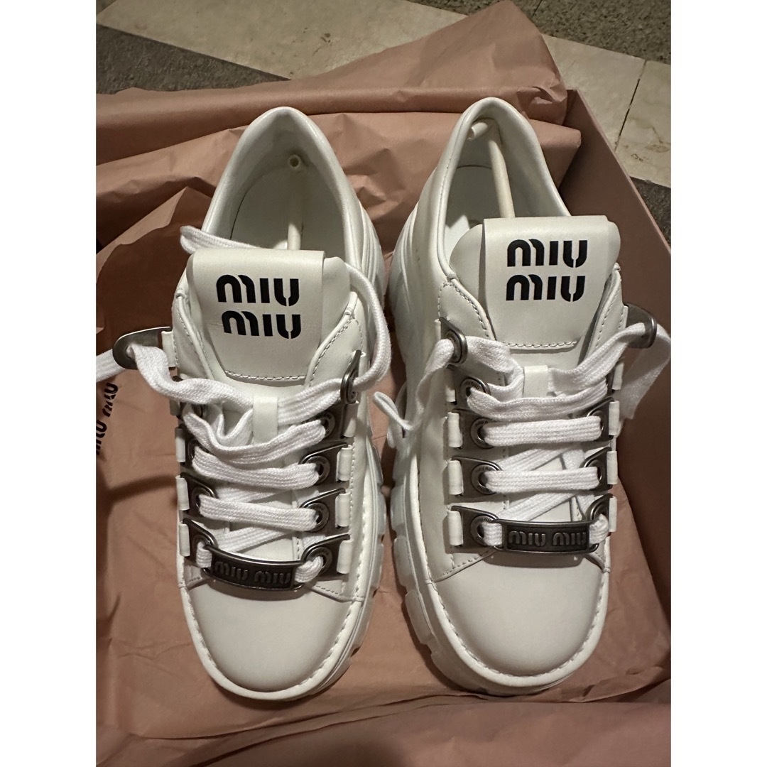 中古】 miumiu - レザー レースアップ ダービーシューズ 白 スニーカー