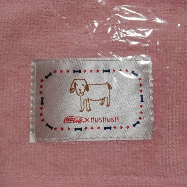 HusHush(ハッシュアッシュ)のHusHush コカ・コーラ クリップ付きハンドタオル　3枚 レディースのファッション小物(ハンカチ)の商品写真