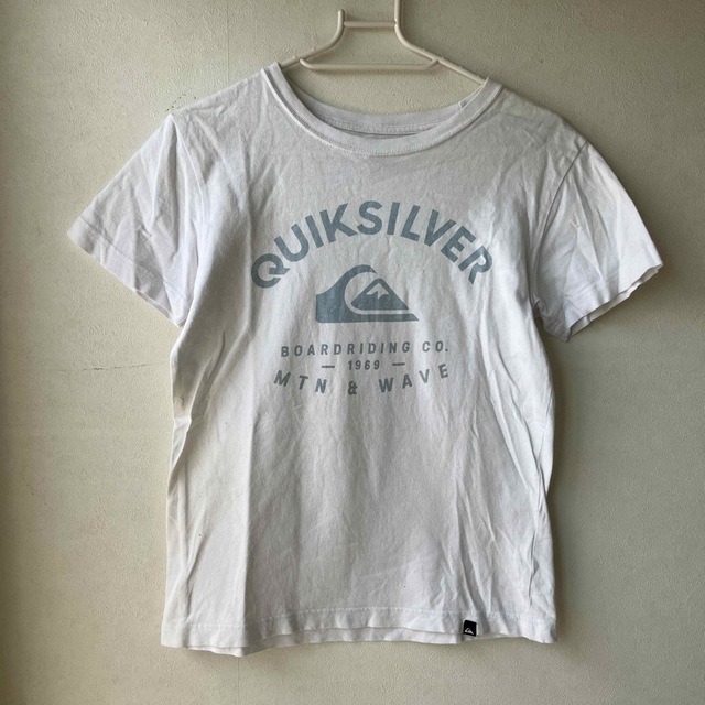 QUIKSILVER(クイックシルバー)のQUIKSILVER クイックシルバー Tシャツ 150 白 キッズ/ベビー/マタニティのキッズ服男の子用(90cm~)(Tシャツ/カットソー)の商品写真