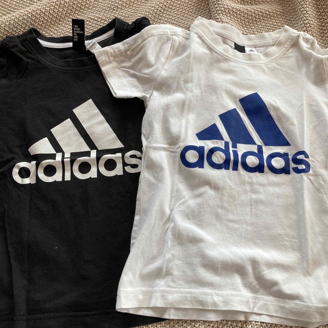 adidas(アディダス)のadidas Tシャツ キッズ/ベビー/マタニティのキッズ服男の子用(90cm~)(Tシャツ/カットソー)の商品写真