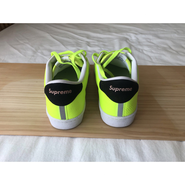 NIKE(ナイキ)のNIKE テニスクラシック　シュプリーム  メンズの靴/シューズ(スニーカー)の商品写真