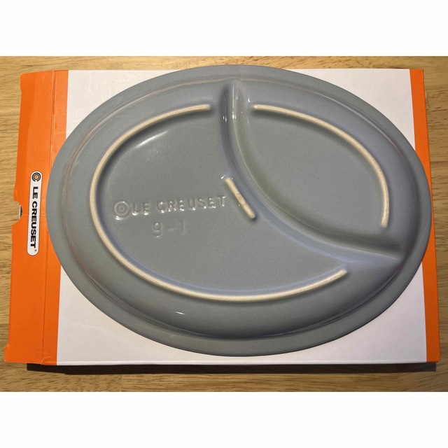 LE CREUSET(ルクルーゼ)の【新品・未使用】ル・クルーゼ　オーバルプレート マルチグレイ インテリア/住まい/日用品のキッチン/食器(食器)の商品写真