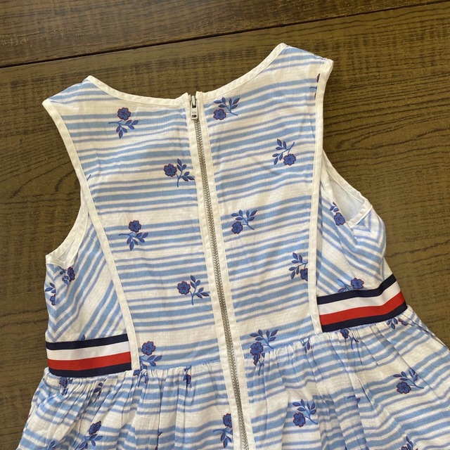 TOMMY HILFIGER(トミーヒルフィガー)のトミーヒルフィガー　ワンピース キッズ/ベビー/マタニティのキッズ服女の子用(90cm~)(ワンピース)の商品写真