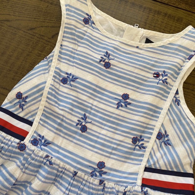 TOMMY HILFIGER(トミーヒルフィガー)のトミーヒルフィガー　ワンピース キッズ/ベビー/マタニティのキッズ服女の子用(90cm~)(ワンピース)の商品写真