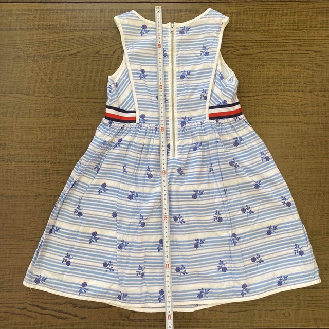 TOMMY HILFIGER(トミーヒルフィガー)のトミーヒルフィガー　ワンピース キッズ/ベビー/マタニティのキッズ服女の子用(90cm~)(ワンピース)の商品写真