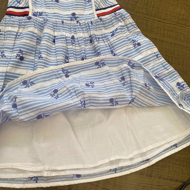 TOMMY HILFIGER(トミーヒルフィガー)のトミーヒルフィガー　ワンピース キッズ/ベビー/マタニティのキッズ服女の子用(90cm~)(ワンピース)の商品写真