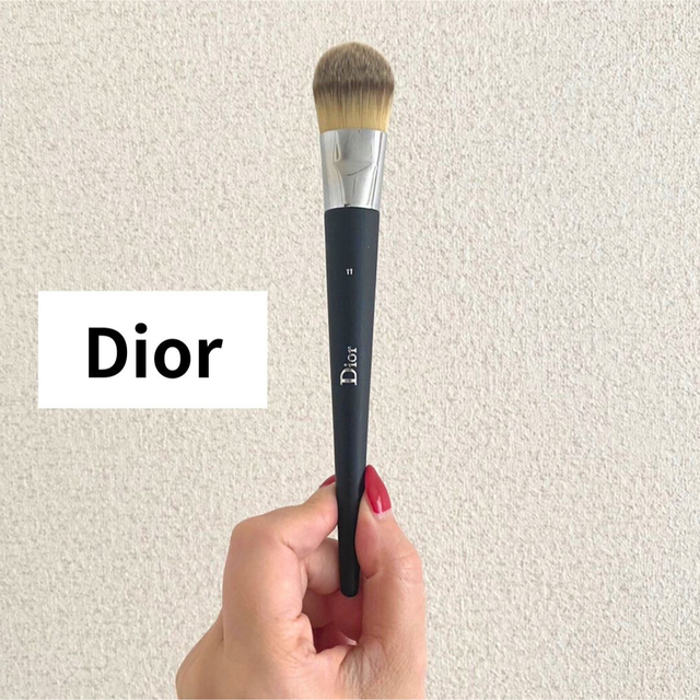 Dior(ディオール)のバックステージフルイドファンデーションブラシ ディオール DIOR コスメ/美容のメイク道具/ケアグッズ(ブラシ・チップ)の商品写真