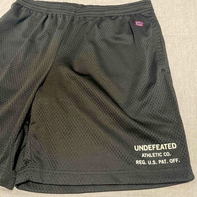 UNDEFEATED(アンディフィーテッド)のundefeated shortpants black  L 02 メンズのパンツ(ショートパンツ)の商品写真