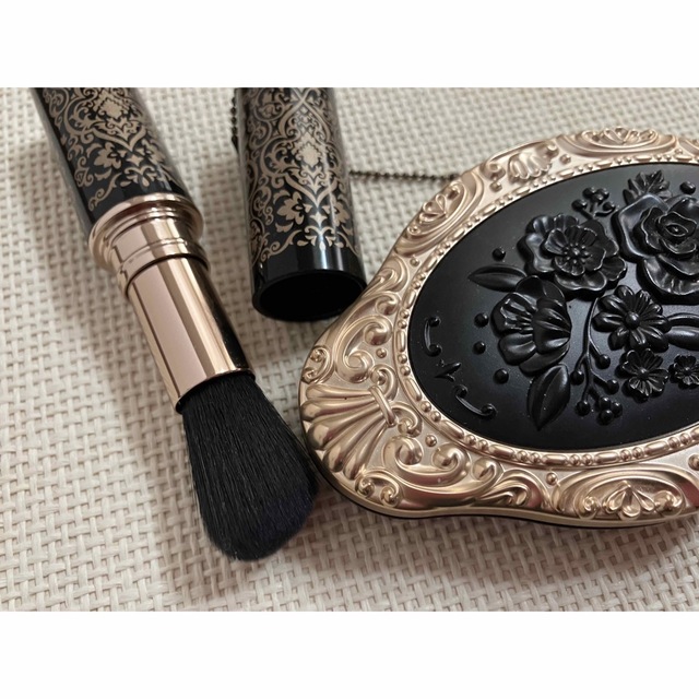 ANNA SUI(アナスイ)のANNA SUI アナスイ　アイカラー  パレット　ブラシ コスメ/美容のベースメイク/化粧品(アイシャドウ)の商品写真