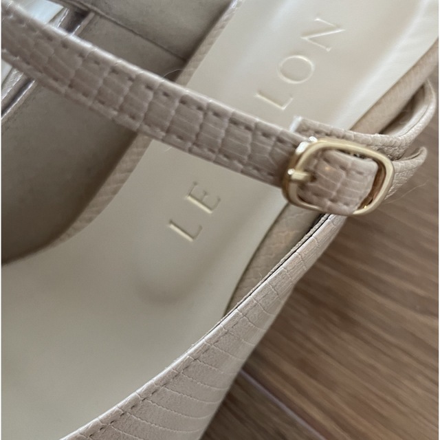 Le Talon(ルタロン)の美品　ルタロン　4.5cmストラップミュール　サイズ22.5 レディースの靴/シューズ(ミュール)の商品写真