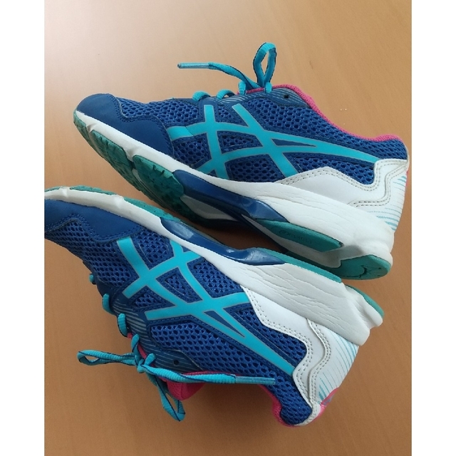 LAZERBEAM（ASICS）(レーザービーム)のアシックス　LAZERBEAM　22.5cm キッズ/ベビー/マタニティのキッズ靴/シューズ(15cm~)(スニーカー)の商品写真