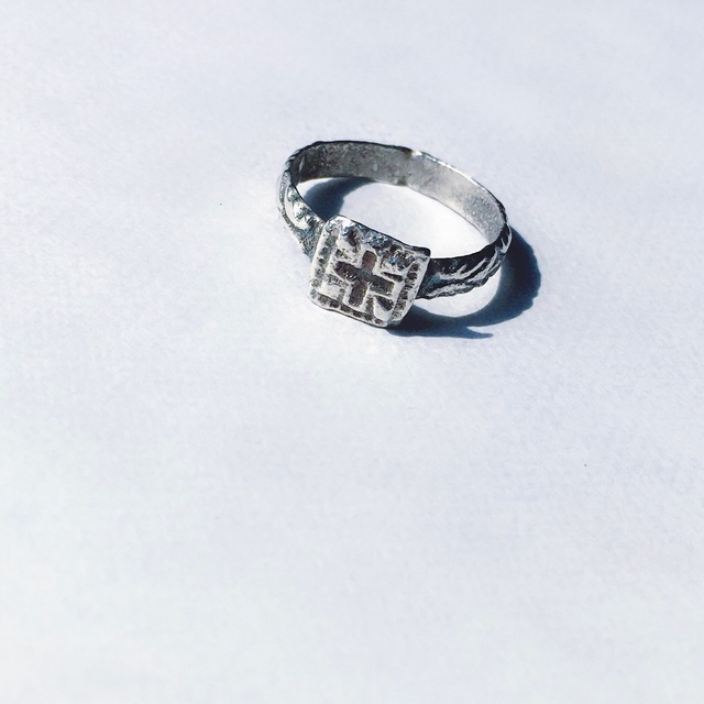 sv925 スターリングシルバー シルバー リング 指輪 クロス 十字架 いぶし レディースのアクセサリー(リング(指輪))の商品写真