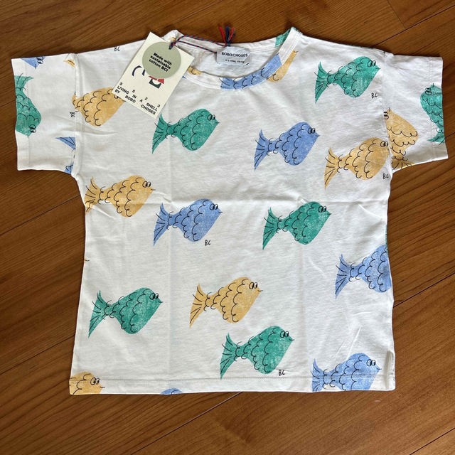 値下　新品　bobo choses 総柄Tシャツ　サイズ4-5Y