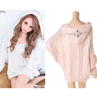 ダチュラ(DaTuRa)の新品タグ付き♡DATURA さくりなコラボフードビジューダーリンニット♡ピンク(ニット/セーター)