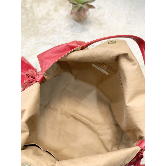 Dakota(ダコタ)の半額‼️ダコタ男女兼用馬革ショルダーバッグ　フリンジ 1032210 サンセット レディースのバッグ(ショルダーバッグ)の商品写真