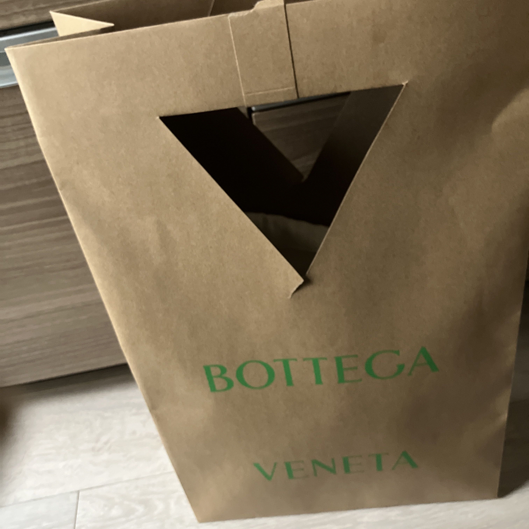 Bottega Veneta(ボッテガヴェネタ)のbara様専用ボッテガ　未使用　ダブルノット　ブラック　正規品 レディースのバッグ(ハンドバッグ)の商品写真