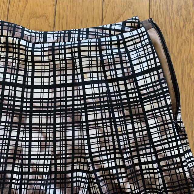 MICHEL KLEIN(ミッシェルクラン)のミッシェルクラン　プリーツフレアスカート　サイズ38 レディースのスカート(ひざ丈スカート)の商品写真
