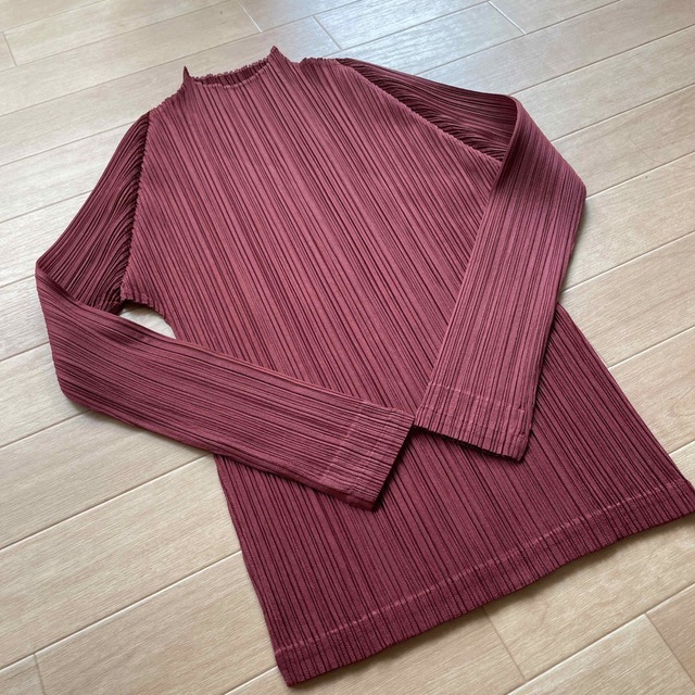 PLEATS PLEASE ISSEY MIYAKE(プリーツプリーズイッセイミヤケ)の値下げ！2021/22 A/W  長袖シャツ レディースのトップス(Tシャツ(長袖/七分))の商品写真