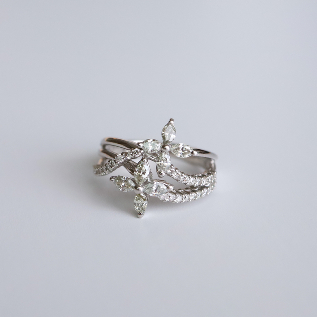 豪華ダイヤモンドリング D:0.27ct/D:0.56ct  着画あり！！ レディースのアクセサリー(リング(指輪))の商品写真