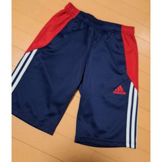 アディダス(adidas)の美品adidasアディダスメンズハーフパンツMショートパンツジャージスポーツ(ショートパンツ)