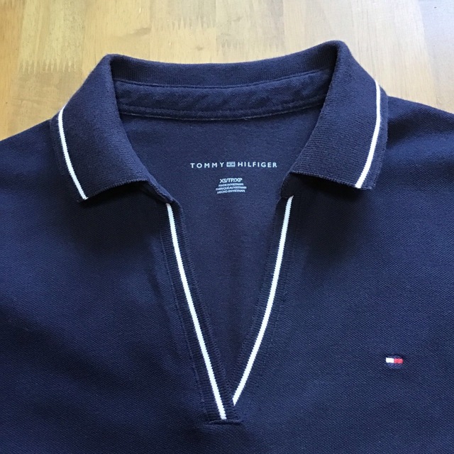 TOMMY HILFIGER(トミーヒルフィガー)の2着セット　トミー　ワンピース　Tシャツ　ネイビー レディースのトップス(Tシャツ(半袖/袖なし))の商品写真