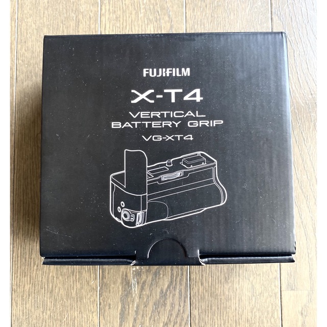 富士フイルム(フジフイルム)の新品　保証付き純正富士フイルムVG-XT4 縦位置バッテリーグリップ スマホ/家電/カメラのスマホ/家電/カメラ その他(その他)の商品写真