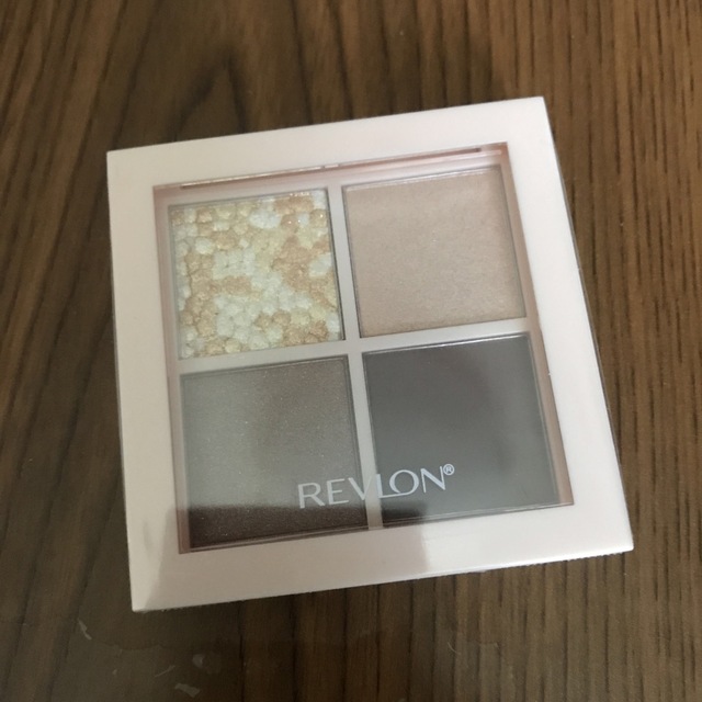 REVLON(レブロン)のレブロン ダズル アイシャドウ クアッド 001 グレイジング ブラウン(3.0 コスメ/美容のベースメイク/化粧品(アイシャドウ)の商品写真