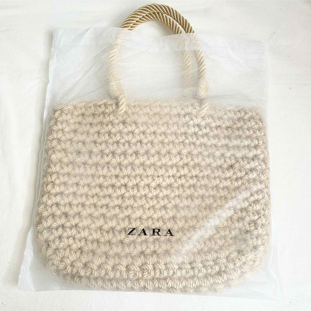 ZARA(ザラ)の【ZARA】かぎ針編み ロープ編みトートバッグ ゴールド カゴバッグ レディースのバッグ(かごバッグ/ストローバッグ)の商品写真