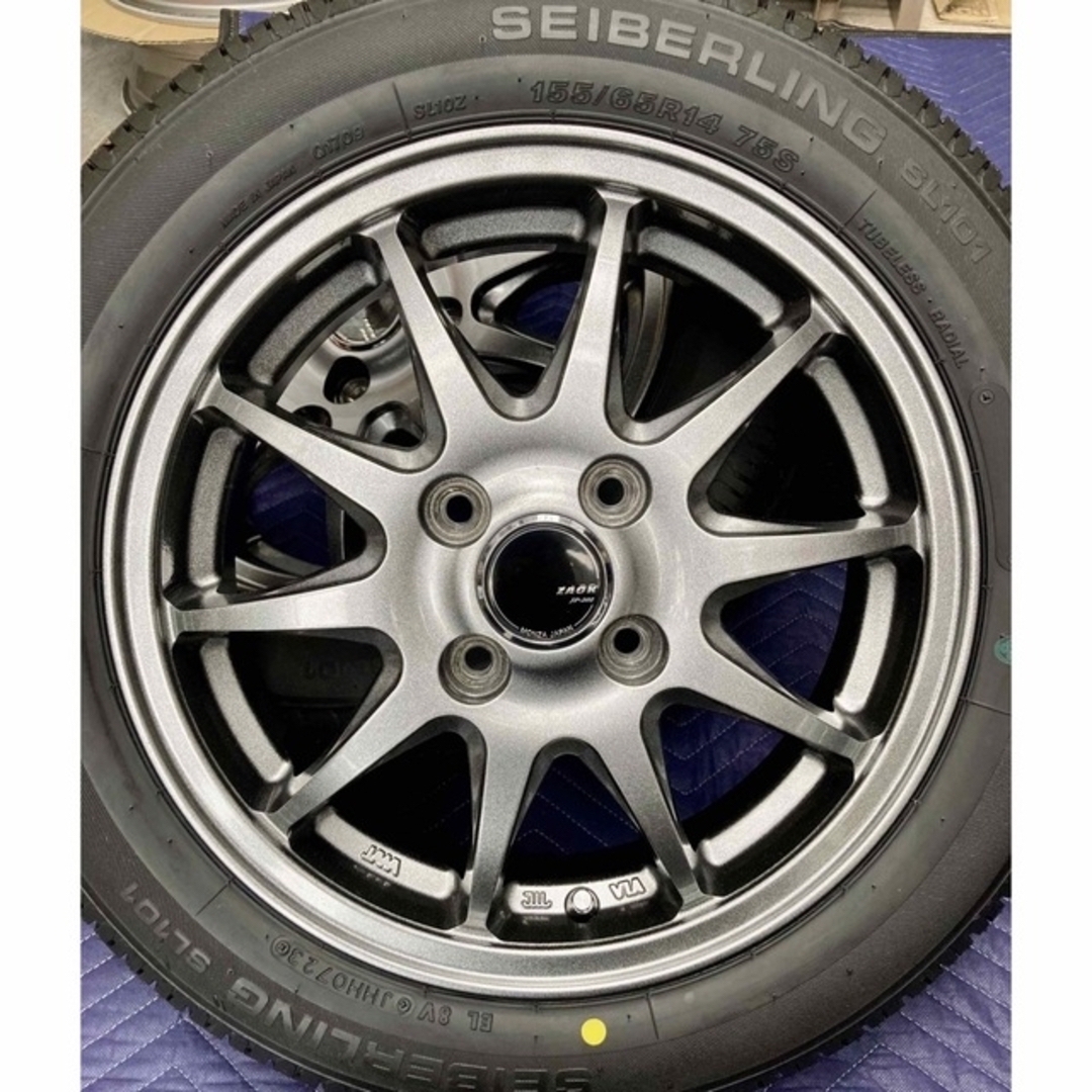 ㊴155/65R14 新品タイヤ4本と中古美品ホイールとナット付き