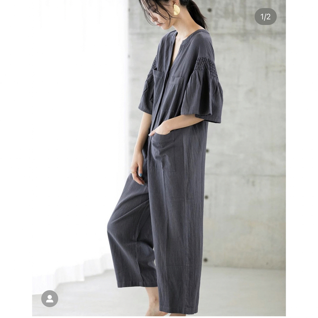 KiiRA(キーラ)のkiira smocking jump suits off white 新品 レディースのパンツ(オールインワン)の商品写真