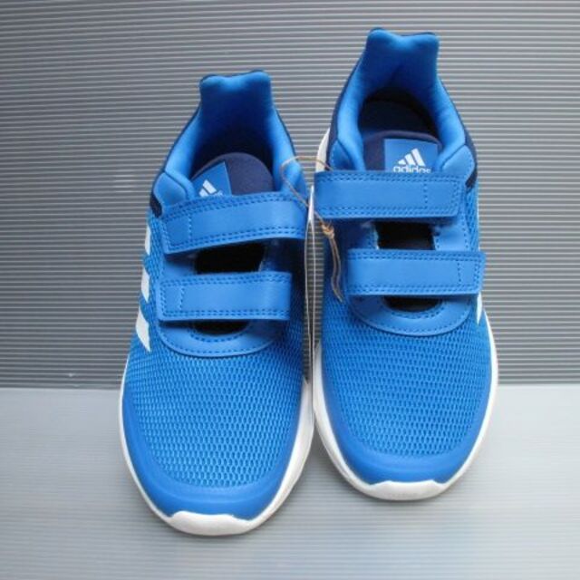 adidas(アディダス)の新品　adidas　18.0㎝ キッズ/ベビー/マタニティのキッズ靴/シューズ(15cm~)(スニーカー)の商品写真