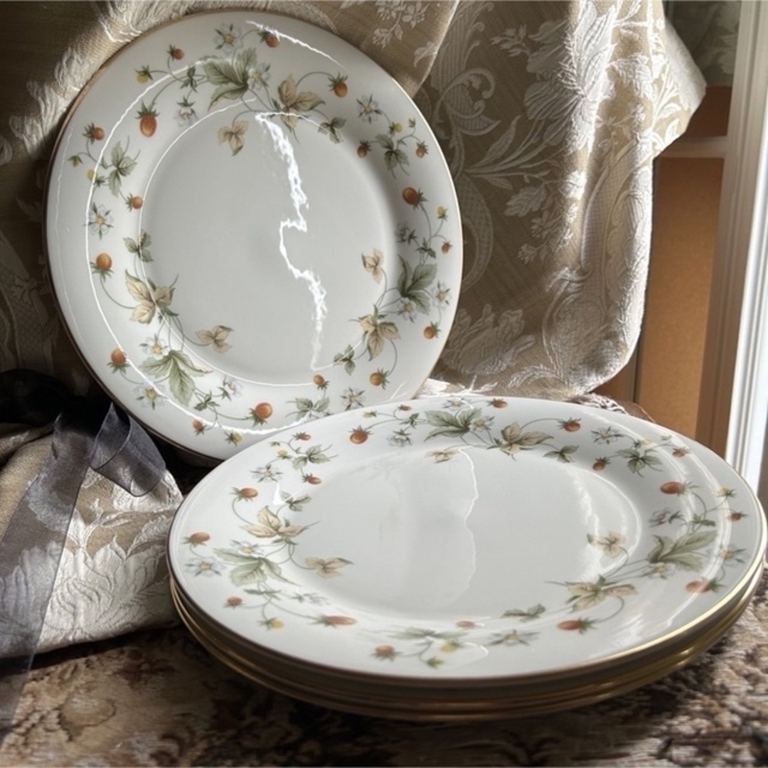 英国製 Royal Doulton Strawberry Cream ディナー皿-