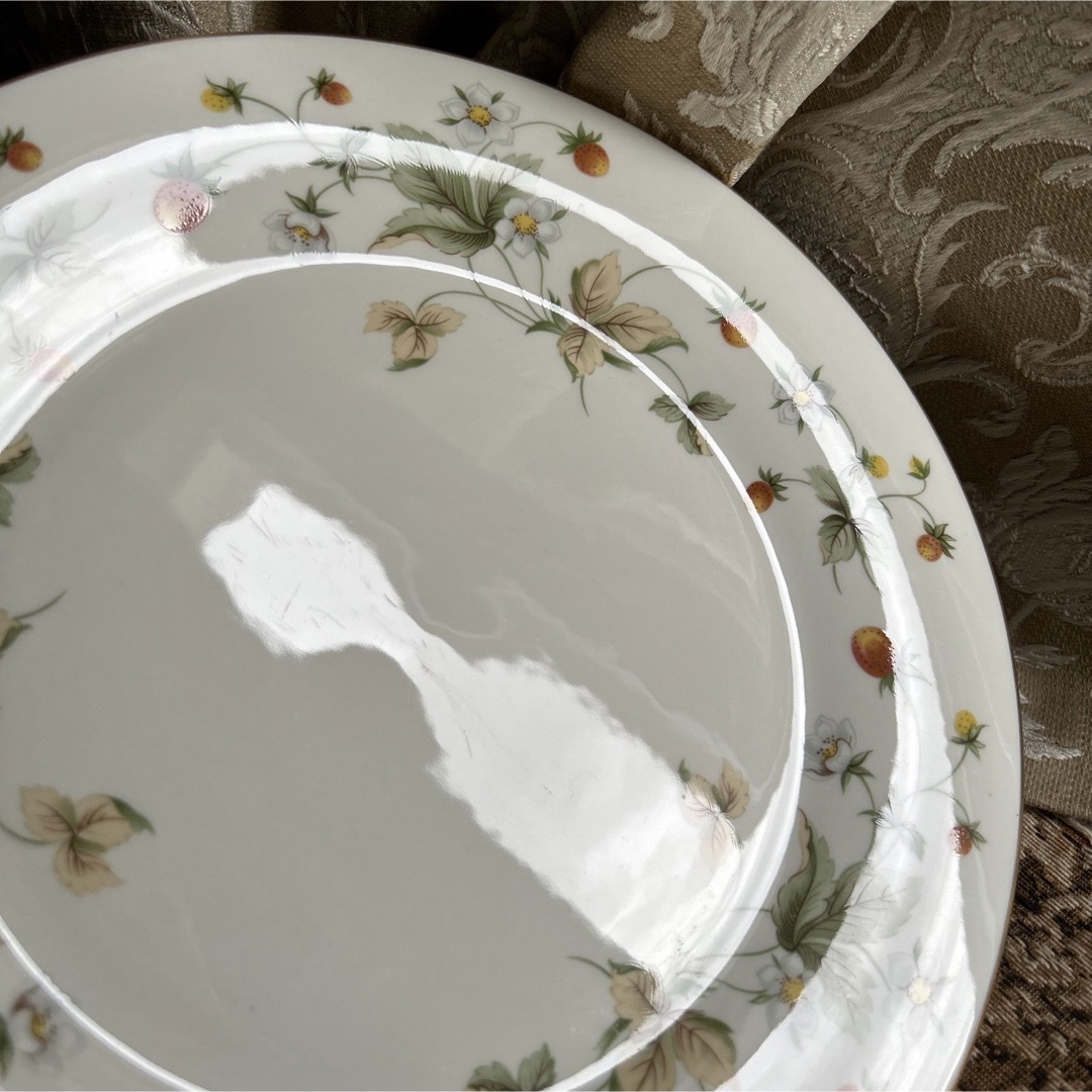 Royal Doulton - 英国製 Royal Doulton Strawberry Cream ディナー皿の
