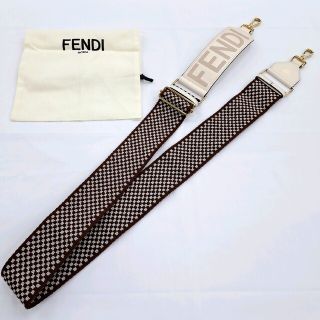 フェンディ(FENDI)のフェンディ FENDI ストラップユー ロゴ マルチカラー ホワイト×ブラウン(その他)