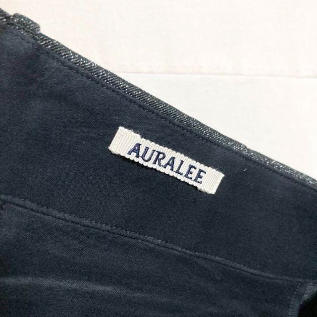 AURALEE(オーラリー)のサイズ5！AURALEE ウォッシュドチノテーパード メンズのパンツ(スラックス)の商品写真