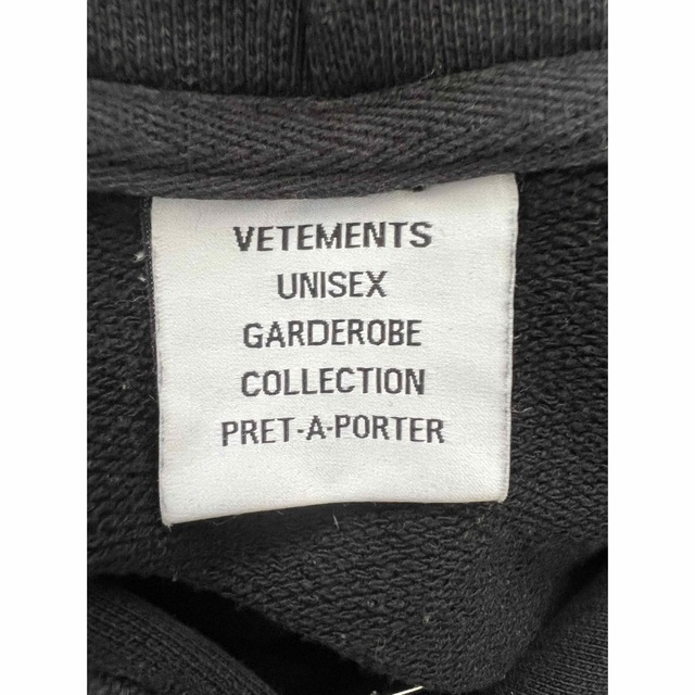 VETEMENTS(ヴェトモン)のVETEMENTS  21aw  テープロゴ  パーカー メンズのトップス(パーカー)の商品写真