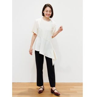 ユニクロ(UNIQLO)のUNIQLO JWANDERSON フレアへムT(Tシャツ(半袖/袖なし))