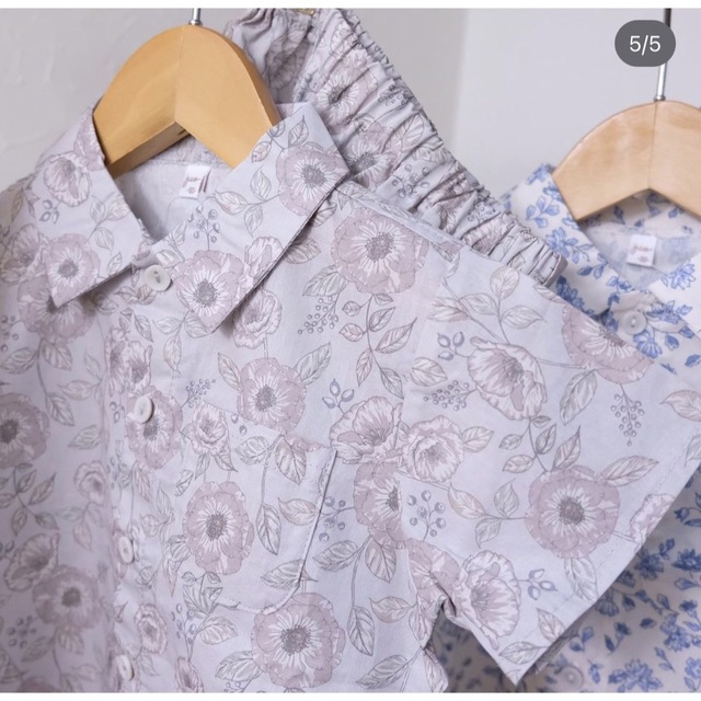 しまむら(シマムラ)の新品 しまむら juo 花柄 セットアップ 90 キッズ/ベビー/マタニティのキッズ服男の子用(90cm~)(Tシャツ/カットソー)の商品写真