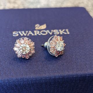 スワロフスキー(SWAROVSKI)の【新品】スワロフスキー♡ピアス♡Sunshine♡ピンク(ピアス)