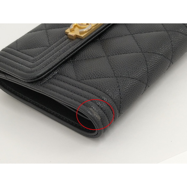 CHANEL - CHANEL 三つ折り財布 ボーイシャネル キャビアスキン CHANEL - CHANEL 三つ折り財布 ボーイシャネル キャビアスキン