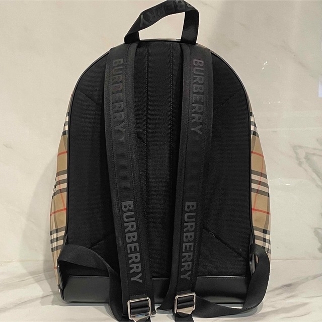 BURBERRY(バーバリー)のほぼ新品未使用　極美品　バーバリー　リュック　ユニセックス レディースのバッグ(リュック/バックパック)の商品写真